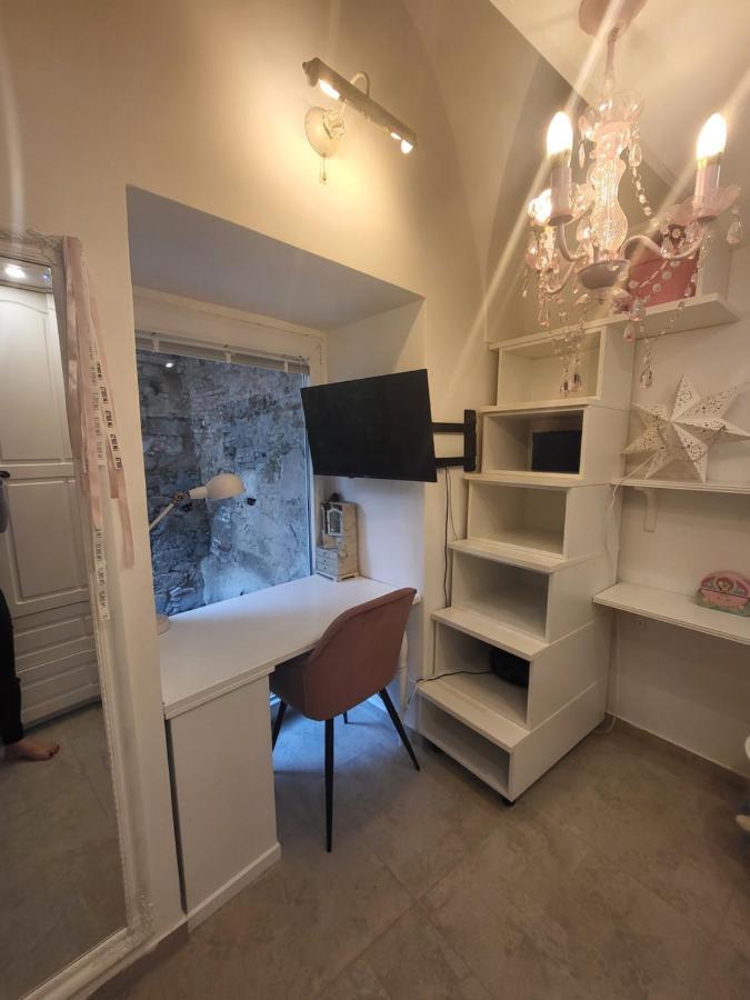 Vintage Apartment In The City Centre Old Town ลูบลิยานา ภายนอก รูปภาพ
