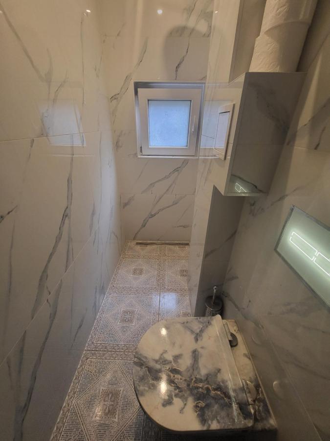 Vintage Apartment In The City Centre Old Town ลูบลิยานา ภายนอก รูปภาพ